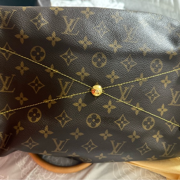 LOUIS VUITTON TIVOLI GM IN MONOGRAM - Picture 16 of 16